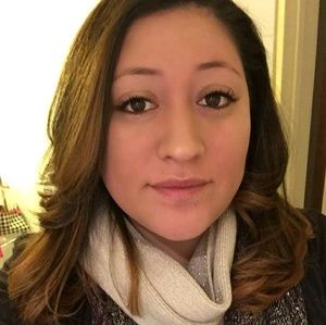 Meet your Posher, Elizabeth